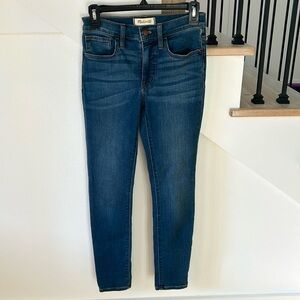 Madewell Women’s 9” Mid Rise Skinny. Size 24